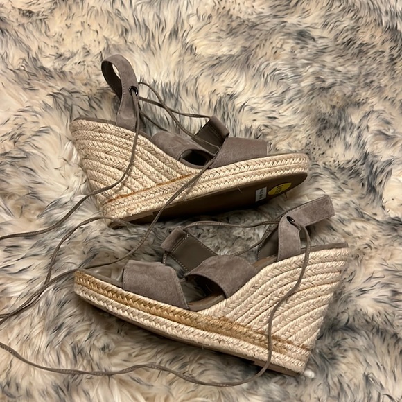 Steve Madden lace up tan wedges - Picture 1 of 4